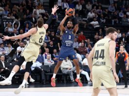 El Efes derrota en el último segundo (74-73) a un Barça que pagó caro su horrible tercer cuarto