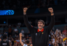 Entrevista a Alex Mumbrú: «El compromiso de los jugadores alemanes con la selección era tan grande que yo tenía que estar ahí con ellos aunque fuera a costa de mi salud»