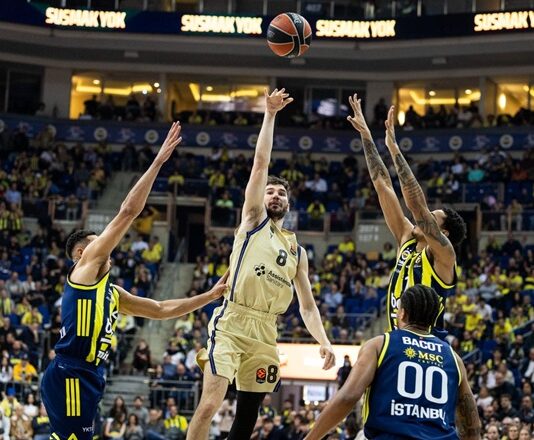 72-71: el Barcelona cayó con polémica frente al Fenerbahce