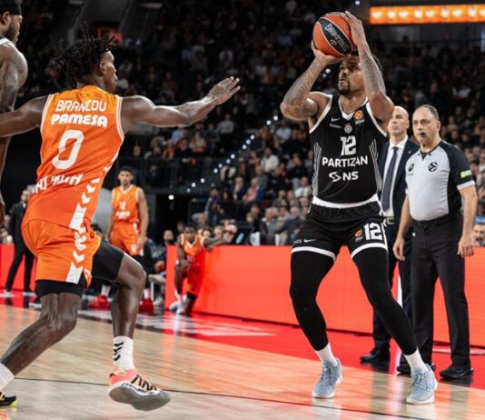 El Valencia Basket tumba al Partizán (86-73) y acaba como líder la primera vuelta