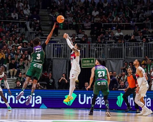 Howard da la victoria al Baskonia en Málaga en el último segundo; el Zaragoza respira a costa del Andorra