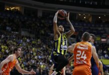 El Valencia Basket forzó un final apretado pero el Fenerbahce resistió (82-79)