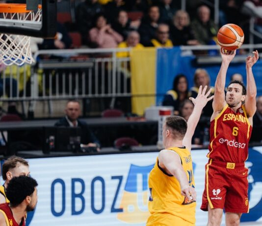 España se pone con un 3-0 tras ganar sin problemas a Ucrania (66-86)