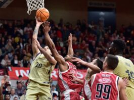 El UCAM Murcia remontó en los segundos finales a un Barça sin fuerzas ni ideas (84-83)