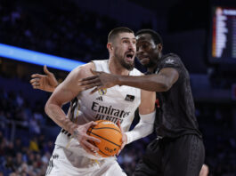 El Real Madrid ganó al Covirán Granada con el esfuerzo mínimo (94-79)