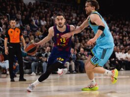 El Barcelona rozó la remontada tras 32 minutos muy malos pero el Fenerbahce resistió (78-82))