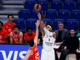 El Real Madrid distancia al Hapoel (92-83) y se acerca a una marca histórica como local