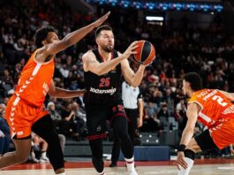 De Larrea metió dos tiros libres para una victoria épica contra el Olympiacos (85-84)