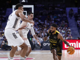 El Laguna Tenerife lució a dos leyendas, Huertas y Mills, para imponerse al Real Madrid (90-95)