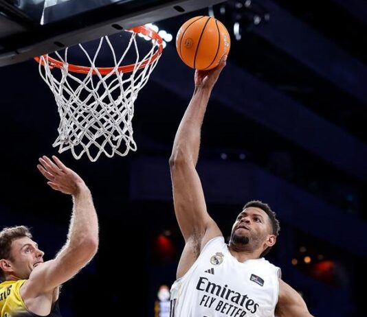 El Laguna Tenerife lució a dos leyendas, Huertas y Mills, para imponerse al Real Madrid (90-95)