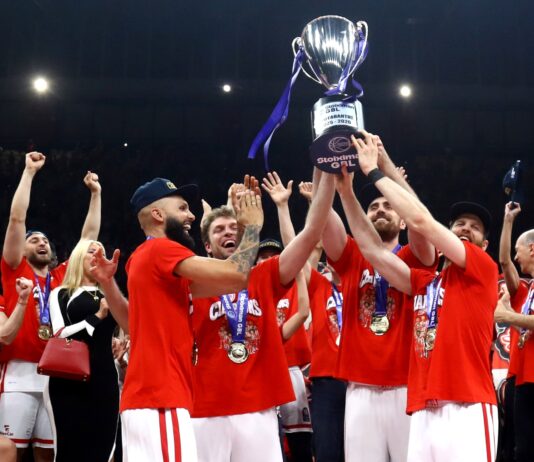El Olympiacos, campeón también de liga