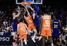 El Valencia Basket acaricia el título liguero tras una gran victoria en el Palau (80-88)